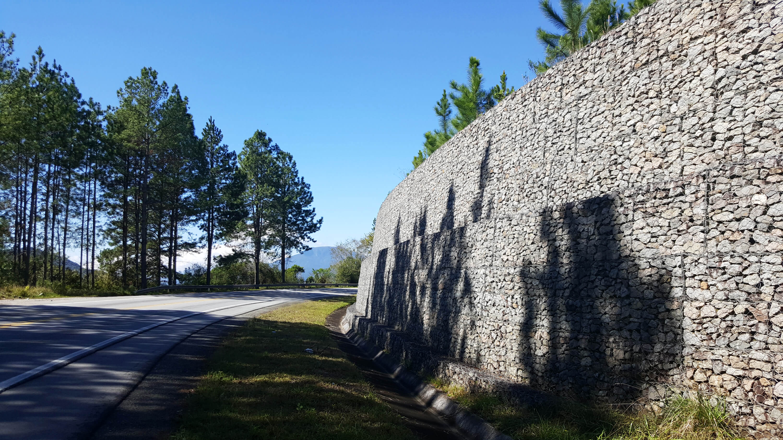 Design And Optimisation Of Gabion Walls - Maccaferri Italia