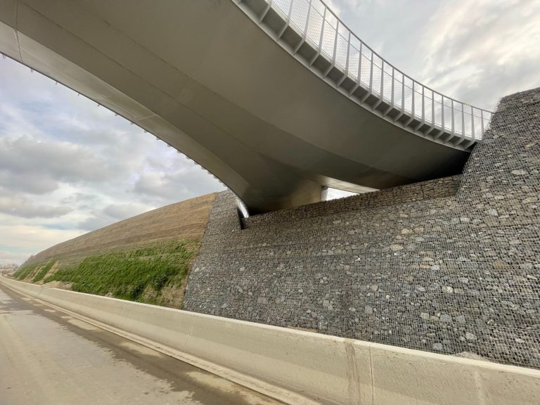 Estruturas De Contenção Em Solos Reforçados E Reforços De Taludes Maccaferri Portugal 1970